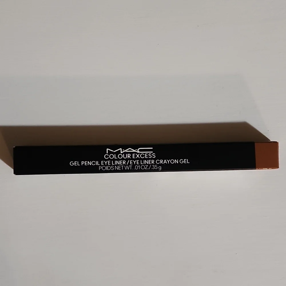 MAC Stage-5 Clinger Colour Express Gel Pencil Eye Liner